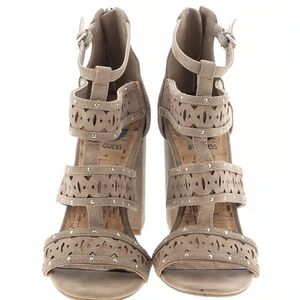 G by Guess Beige Gladiator Studded Back Zip Chunky Block Heels Sz 6.5